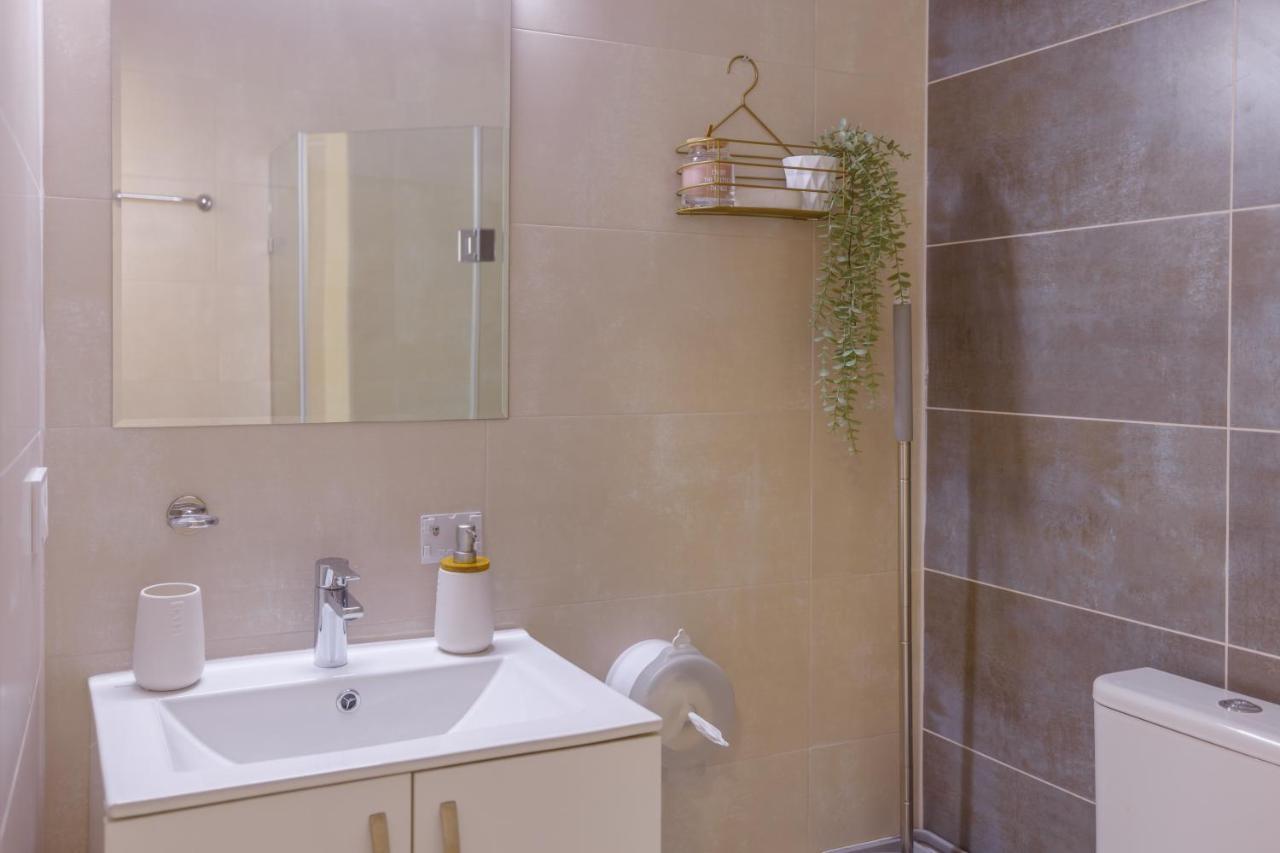 באטומי Four Season Apartment מראה חיצוני תמונה