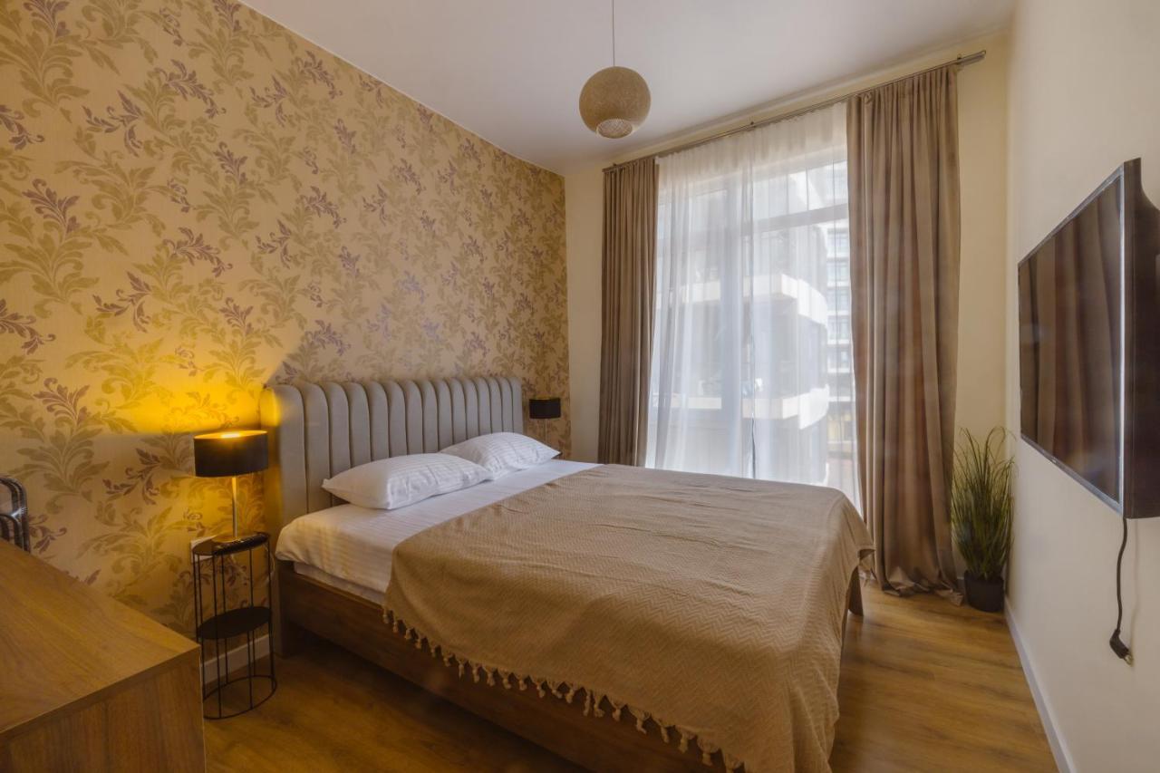 באטומי Four Season Apartment מראה חיצוני תמונה